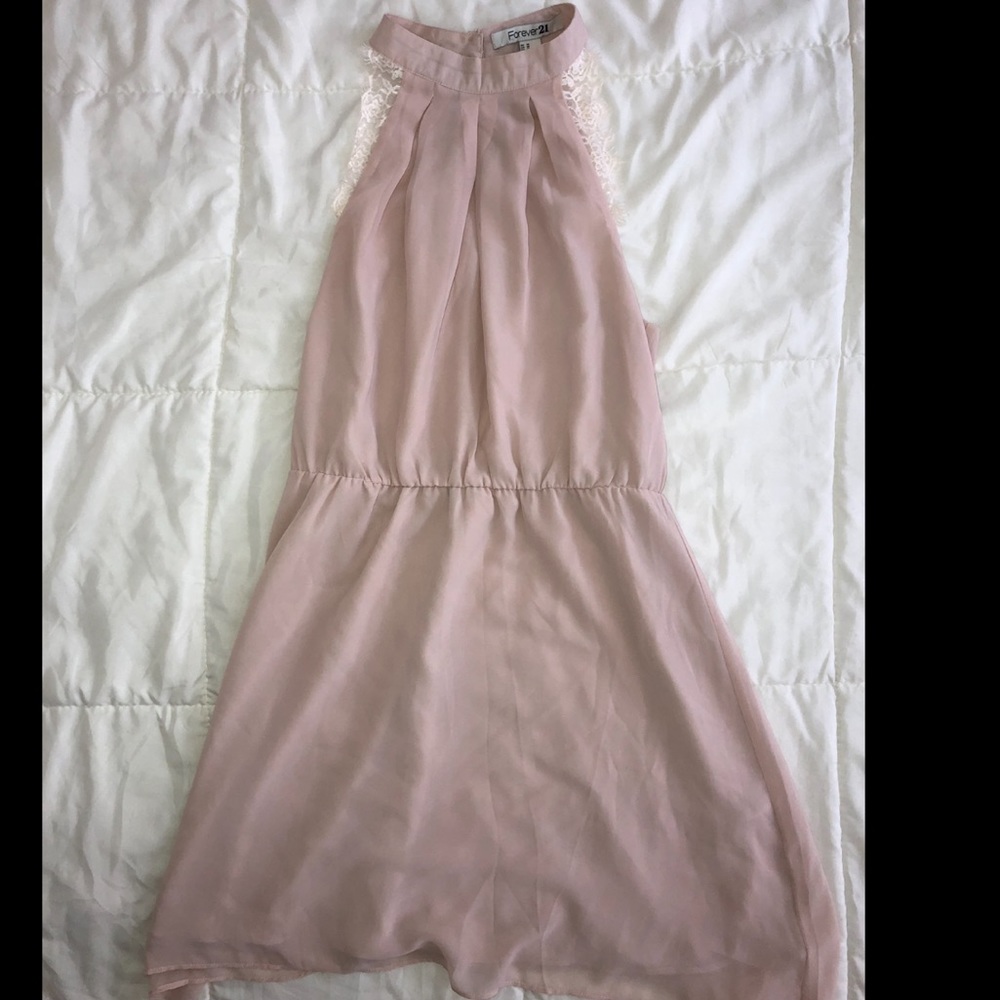 Pretty pink dress with lace accent in collar